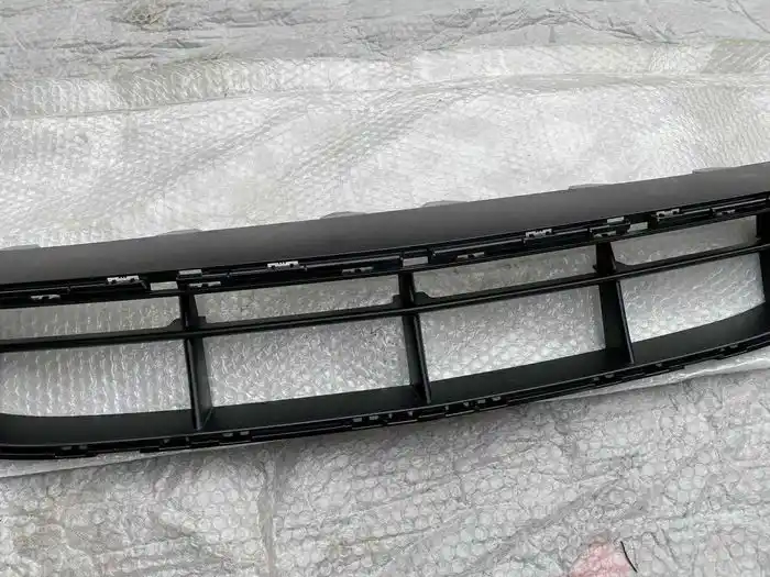 Mercedes A Klasa W177 Lift Kratka Dolna Zderzaka