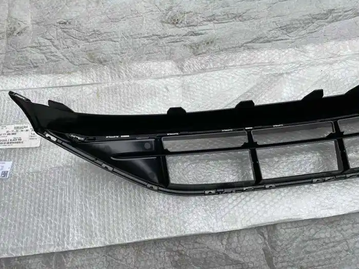Mercedes A Klasa W177 Lift Kratka Dolna Zderzaka