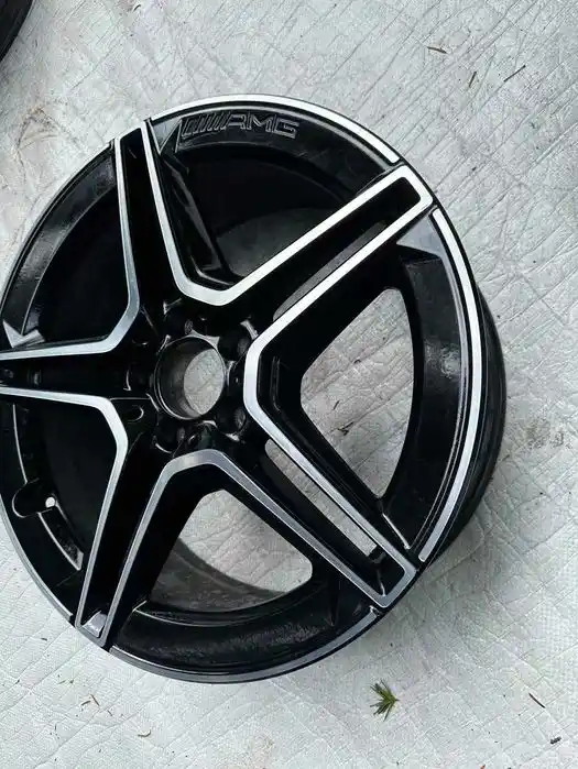 Mercedes GLB GLA W247 Pojedyncza Felga 19