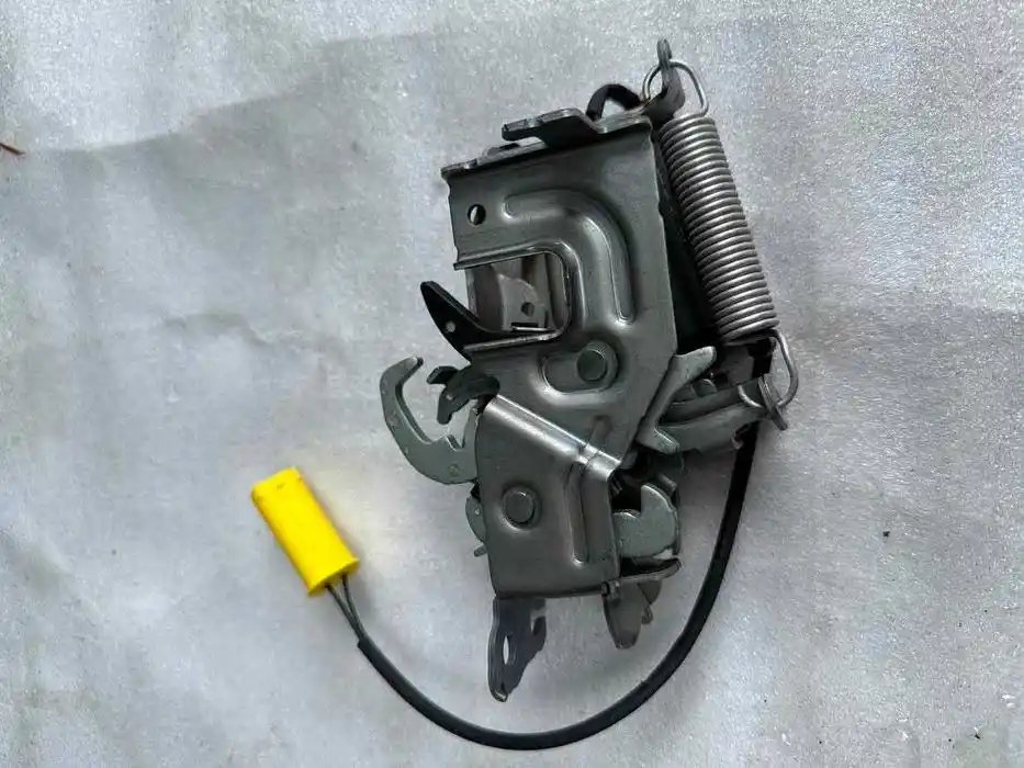 BMW 4 G22 G23 G26 Zamek Maski Aktywny
