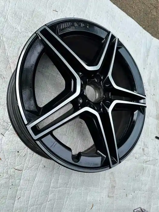 Mercedes GLB GLA W247 Pojedyncza Felga 19