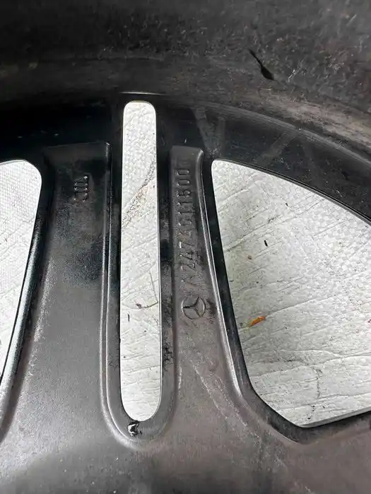 Mercedes GLB GLA W247 Pojedyncza Felga 19