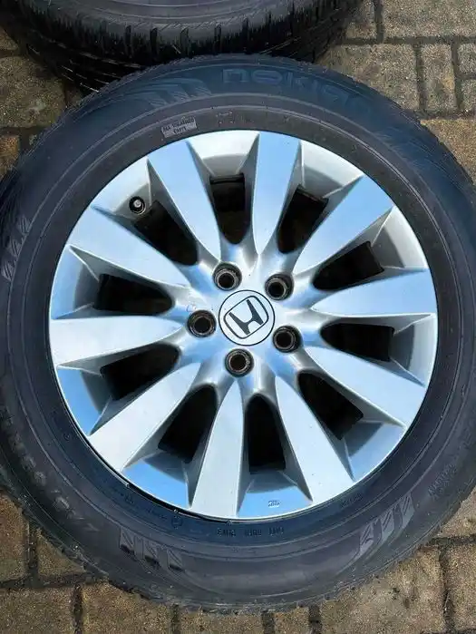 HONDA CRV CR-V III IV gen Koła ZIMA 17 Nokian