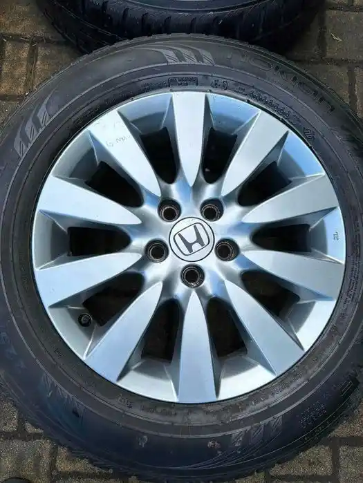 HONDA CRV CR-V III IV gen Koła ZIMA 17 Nokian