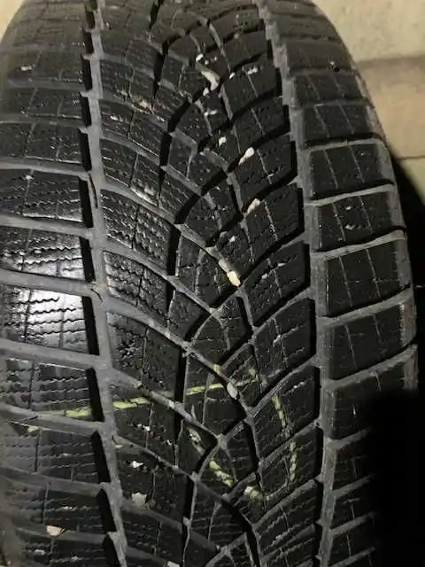OPONY ZIMOWE  17 GoodYear  Ultragrip Performace  225/45/17  7mm