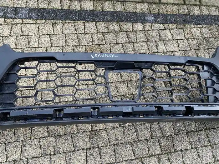 Jeep Avneger Zderzak Przód Przedni