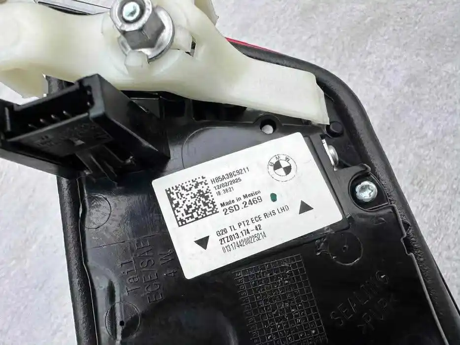 BMW 3 G20 Lampa Tył Tylna Prawa W klape