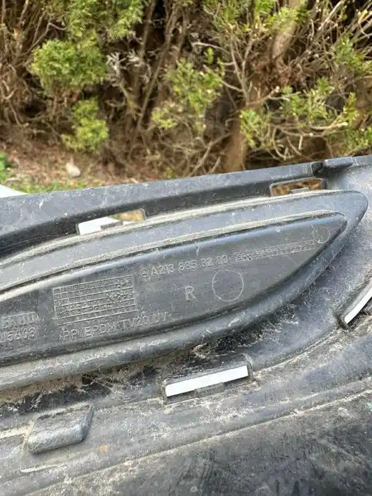 Mercedes E klasa W213 Końcówka Wydechu Prawa