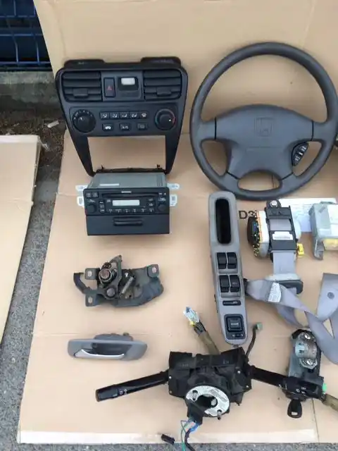 Honda Accord VI 2.3 USA 1998- Radio
