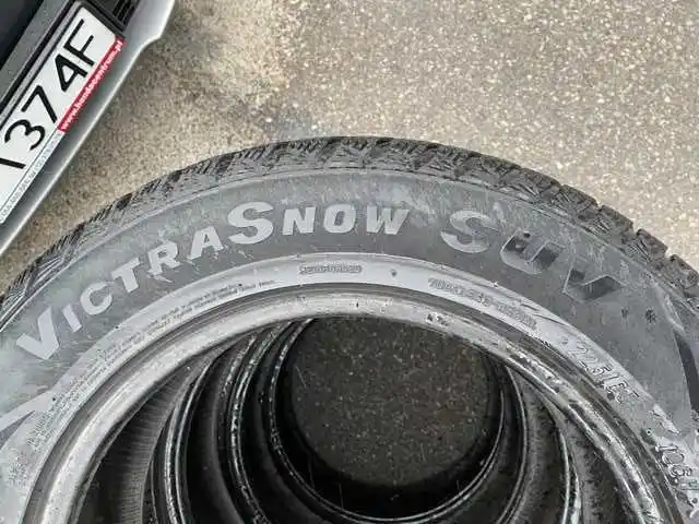 Opony 17 Cali Zima 225/65/17 Maxis Victra Snow