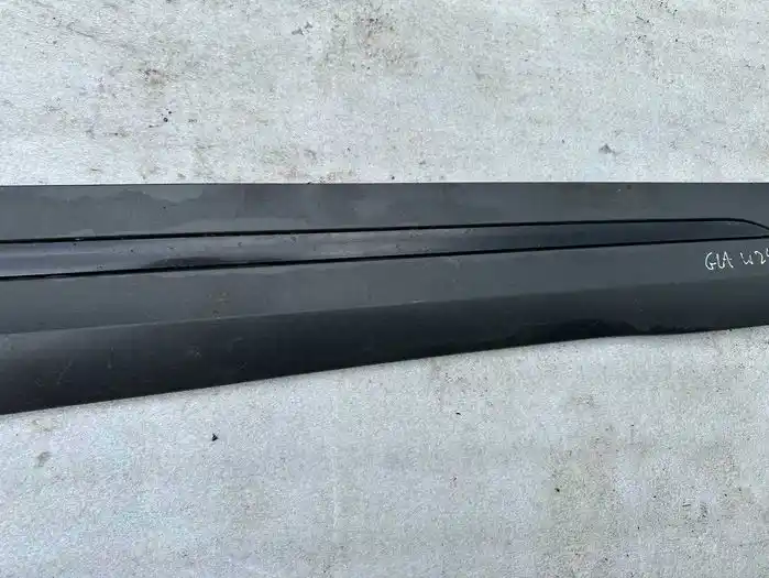 Mercedes GLA W247 Listwa Drzwi Przednie Prawe