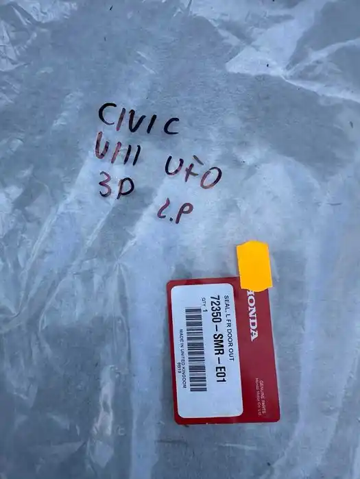 Honda Civic VIII UFO 3D uszczelka Drzwi Lewych OEM