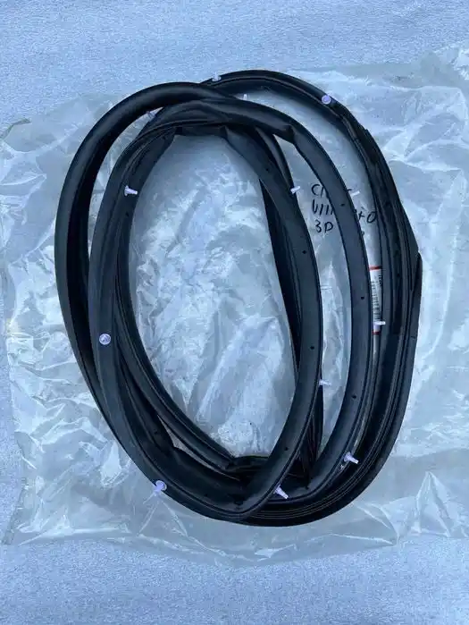 Honda Civic VIII UFO 3D uszczelka Drzwi Lewych OEM