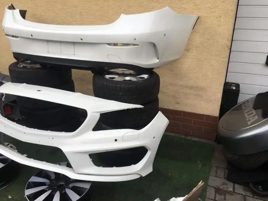 Mercedes E Klasa coupe Amg- Zderzak Tył