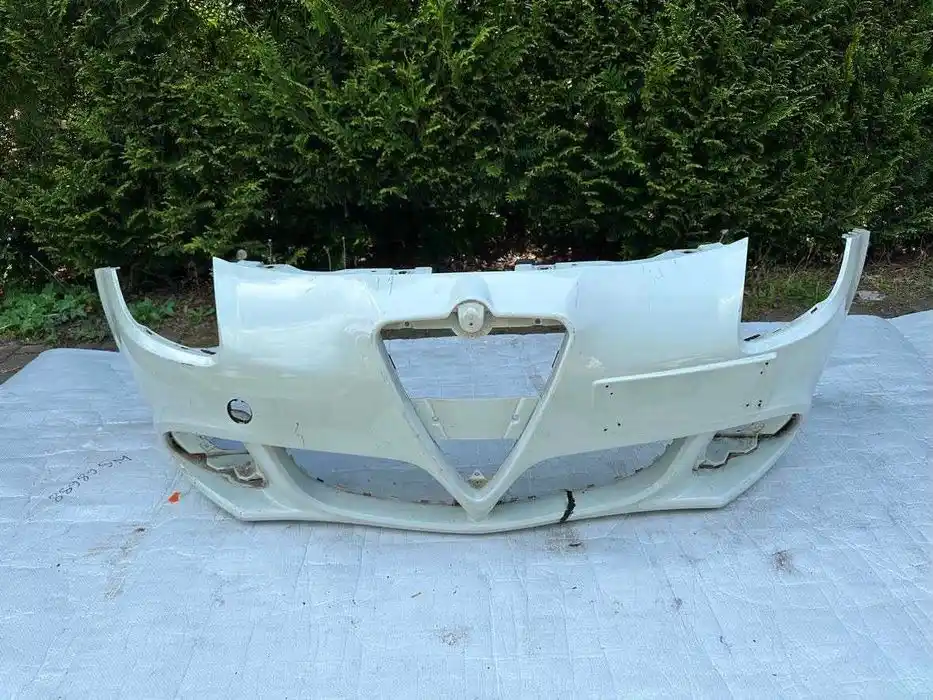 Alfa Romeo Giulietta Zderzak Przód Przedni