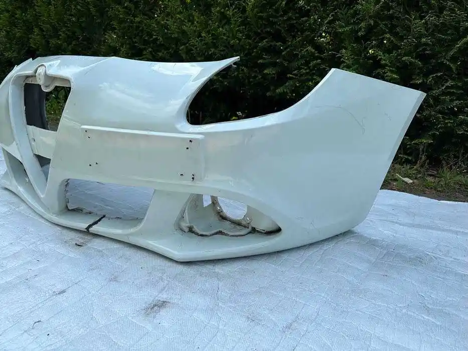 Alfa Romeo Giulietta Zderzak Przód Przedni