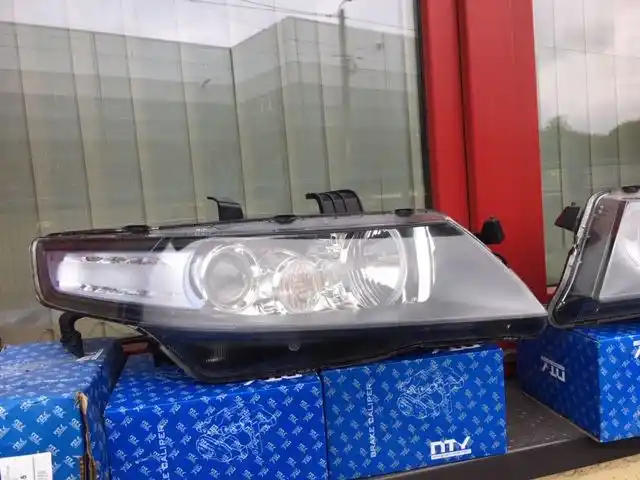 Honda Accord VII Lift 2006- Lampa Przód Wersja Europejska