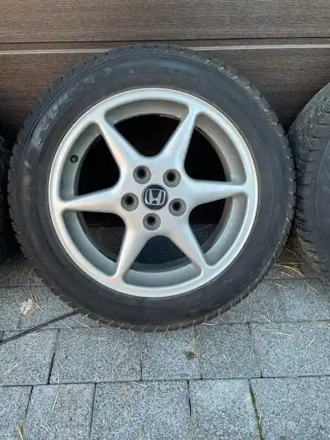 Honda Civic VIII IX gen koła zima 16 Debica