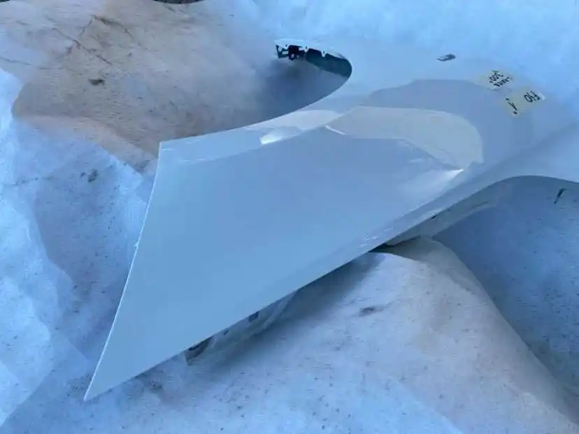 BMW 2  F44 Błotnik Przedni Prawy oryginał  kolor 300