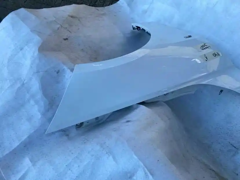 BMW 2  F44 Błotnik Przedni Prawy oryginał  kolor 300