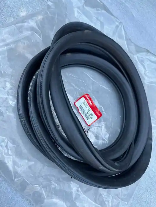 Honda CR-V IV Uszczelka Klapy Bagażnika OEM