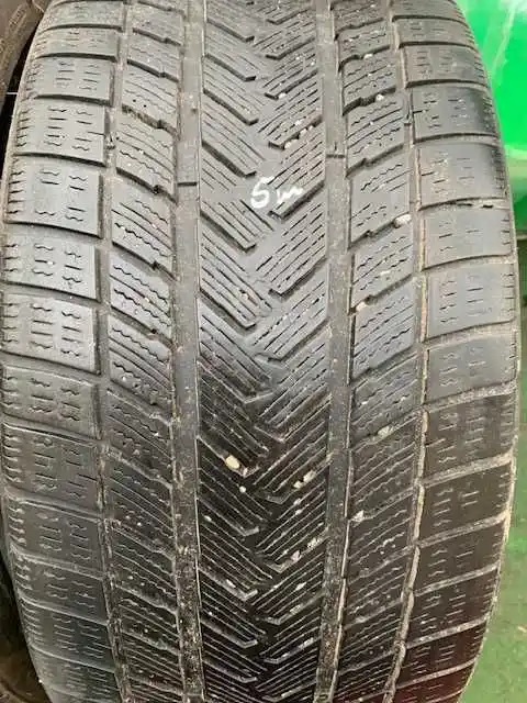 Opona Zimowa Gripmax 20 SureGripPro 245/30R20   7mm