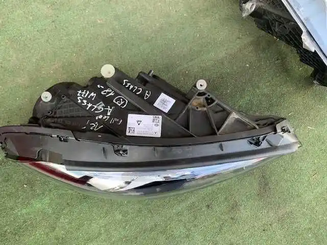 MERCEDES A Klasa W177  lampa prawa Fulled Ładna