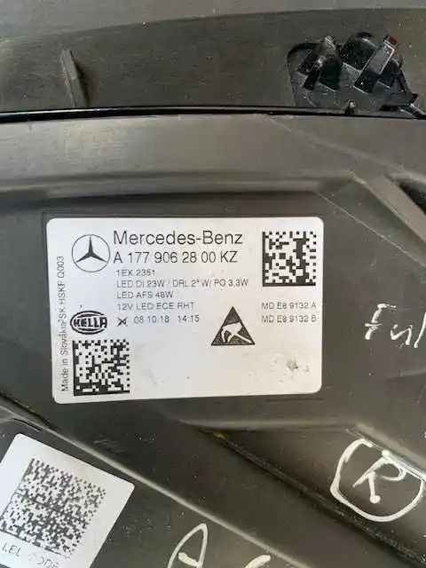 MERCEDES A Klasa W177  lampa prawa Fulled Ładna