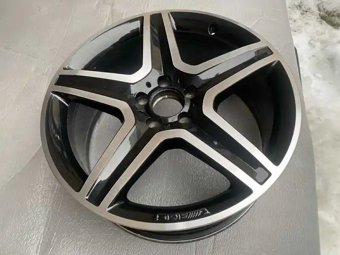 Mercedes GLA W156 Pojedyńcza Felga 19