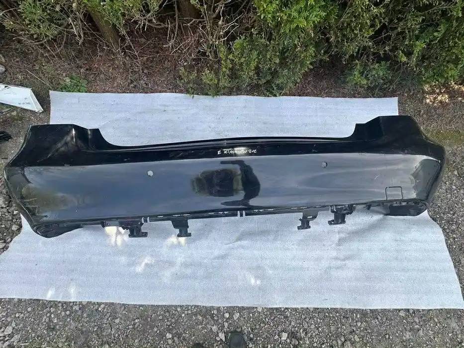 Mercedes E klasa W212 Zderzak Tył Tylny