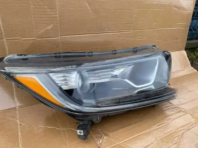 Honda CRV V 2017- USA lampa reflektor  prawa  europa