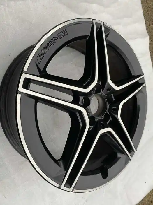 Mercedes GLA W247 Pojedyncza Felga 19