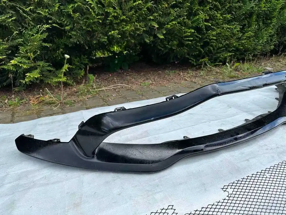 Aston Martin Vantage Dokładka Zderzaka