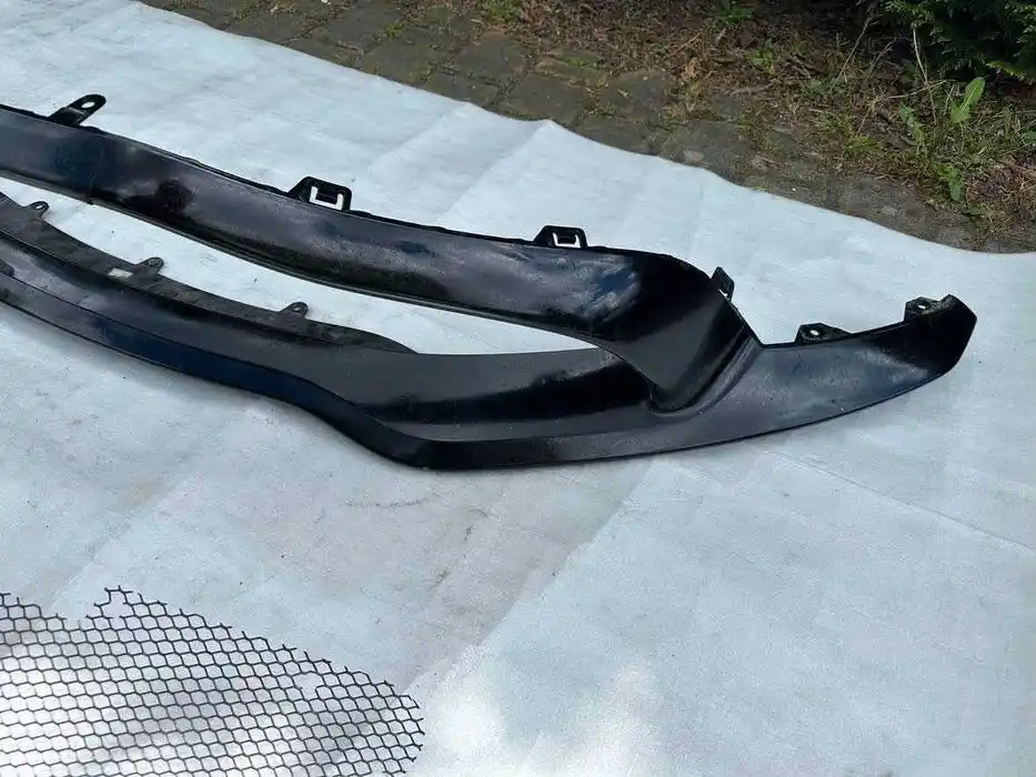 Aston Martin Vantage Dokładka Zderzaka