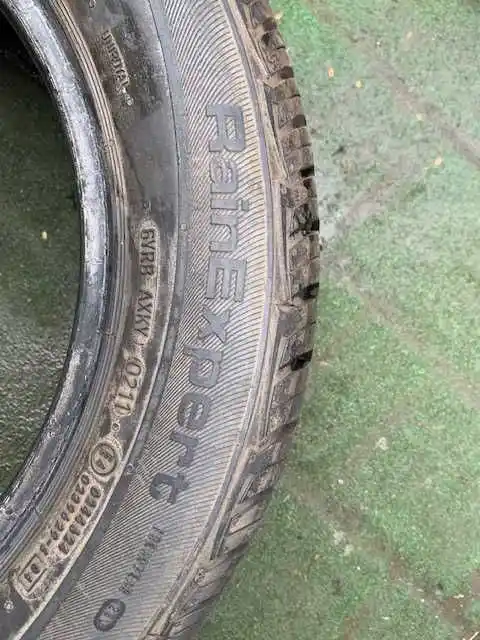 Opona Uniroyal RainExpert  195/60/15 88H 7,5mm