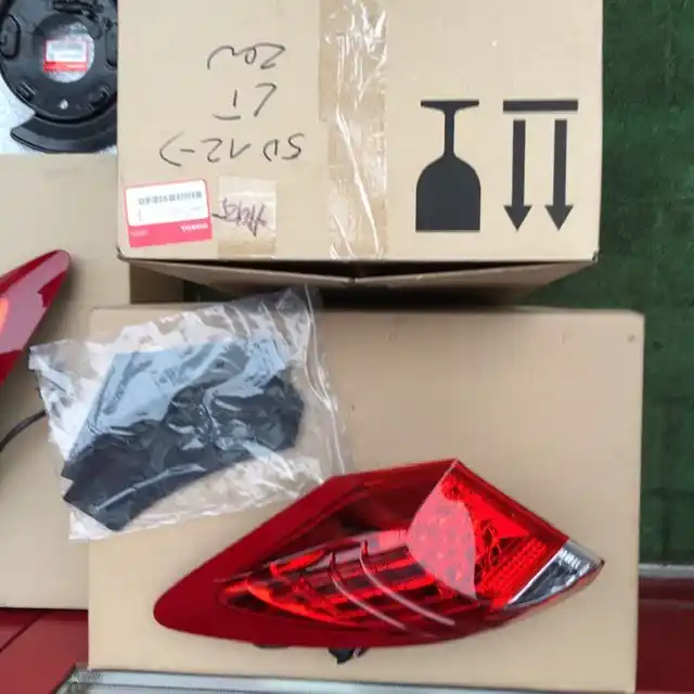 Honda Civic IX 2012- Lampa Tył Wewnętrzna I Zewnętrzna Nowa