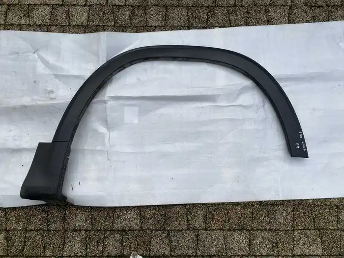 Mercedes EQB W243 Listwa Błotnika Przód Prawy