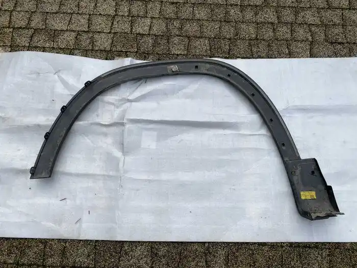 Mercedes EQB W243 Listwa Błotnika Przód Prawy