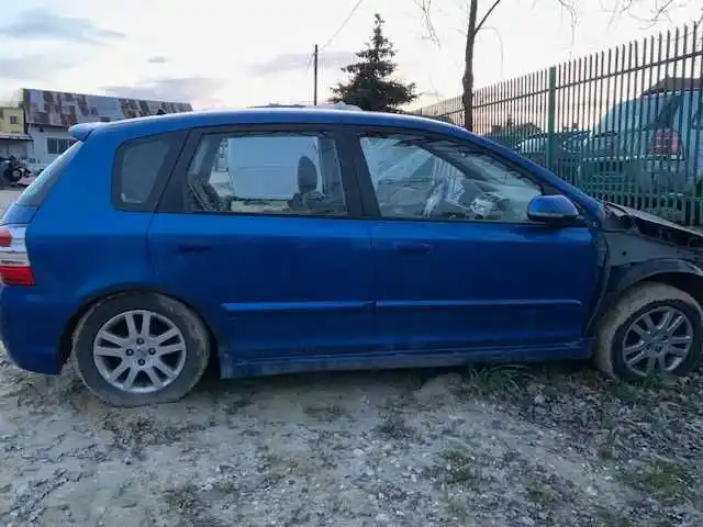 Honda Civic VII 5D  B520P drzwi prawe  przód tył