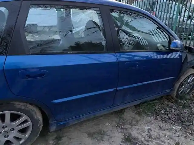 Honda Civic VII 5D  B520P drzwi prawe  przód tył
