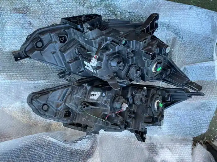Nissan Qashqai J11 Lampa Przód Przednia Lewa Prawa