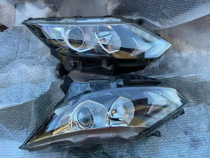 Nissan Qashqai J11 Lampa Przód Przednia Lewa Prawa