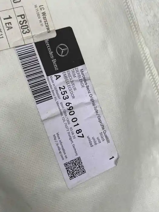Mercedes GLC X253 Listwa Szyby Drzwi