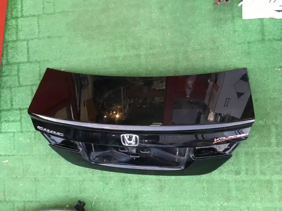 Honda Civic IX 4D 2012- Klapa Tył