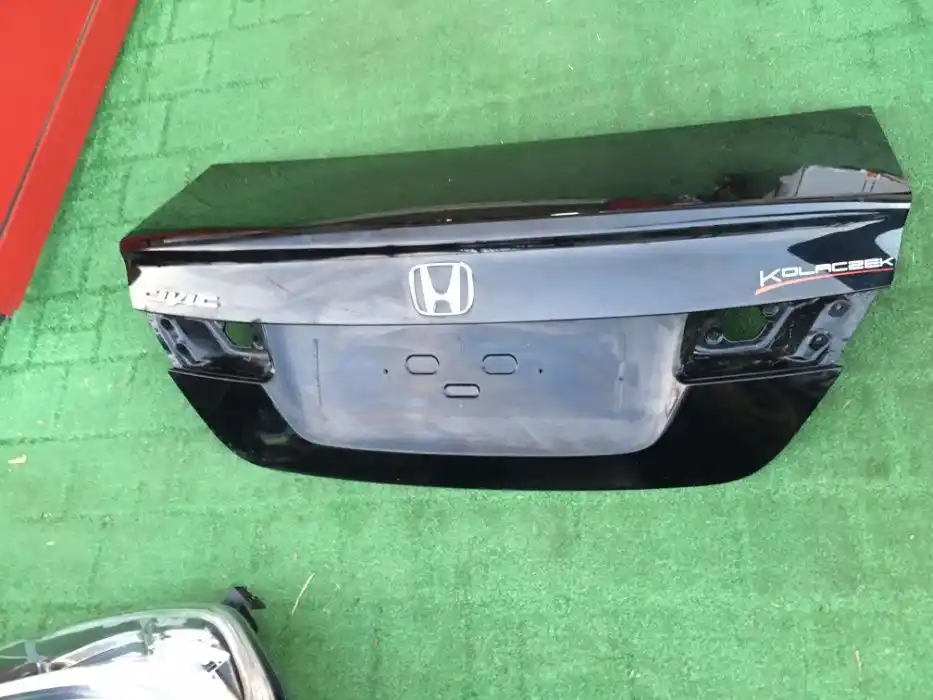 Honda Civic IX 4D 2012- Klapa Tył