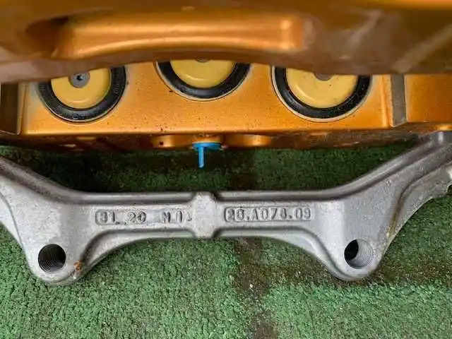 MERCEDES EQE  Zacisk hamulcowy przód  Carbon Ceramic Nowy prawy