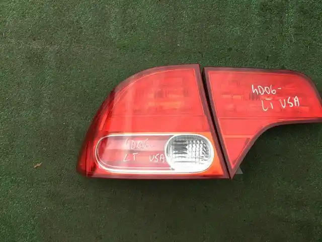 Honda Civic VIII 4d Sedan USA 2006- Lampa Tył wewnętrzna