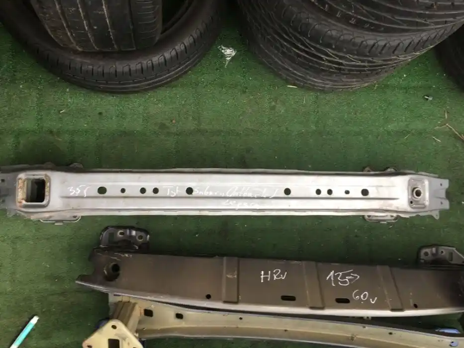 Subaru Outback Legacy V  2009 -   Belka Tył