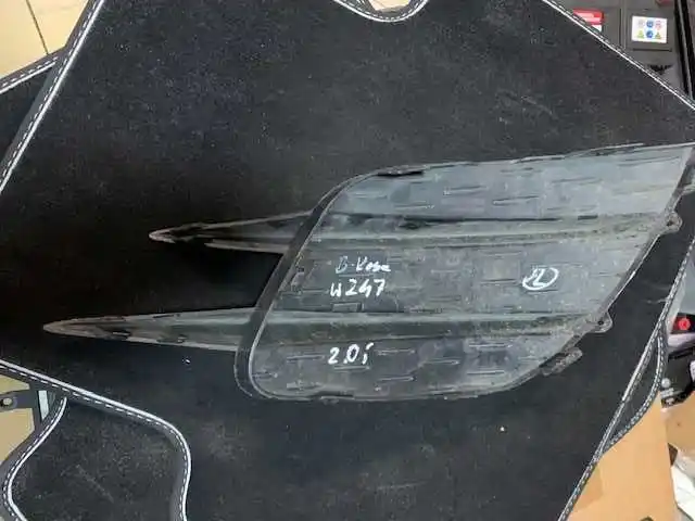 Mercedes W247 B-Klasa Atrapa Maskownica  Zaślepka  Przód lewa