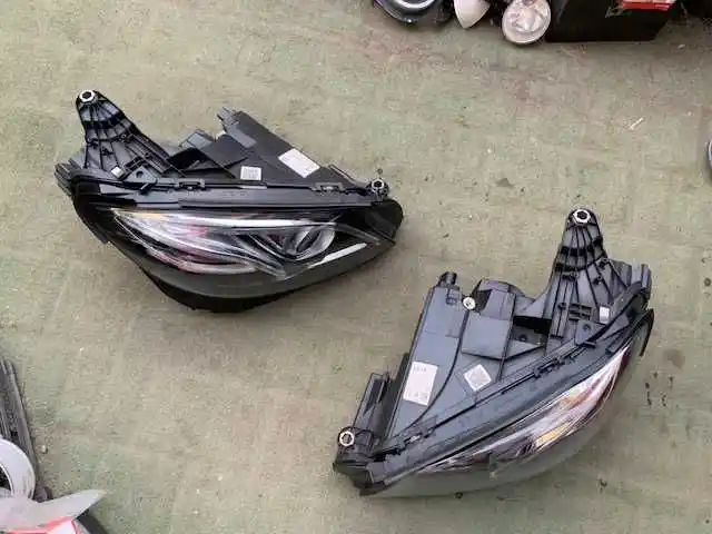 Mercedes E Klasa w213   Lampa